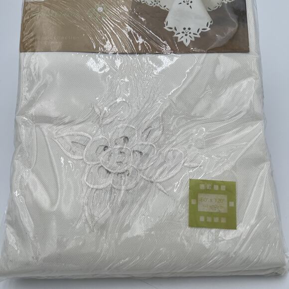 Lintex Linens Floral Classic Ivory Embroidered Tablecloth 60X120 Rectangle NEW - Picture 3 of 8